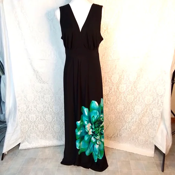 Bisou Bisou black sleeveless V neck long dress with large flower on skirt 20W - Picture 1 of 9